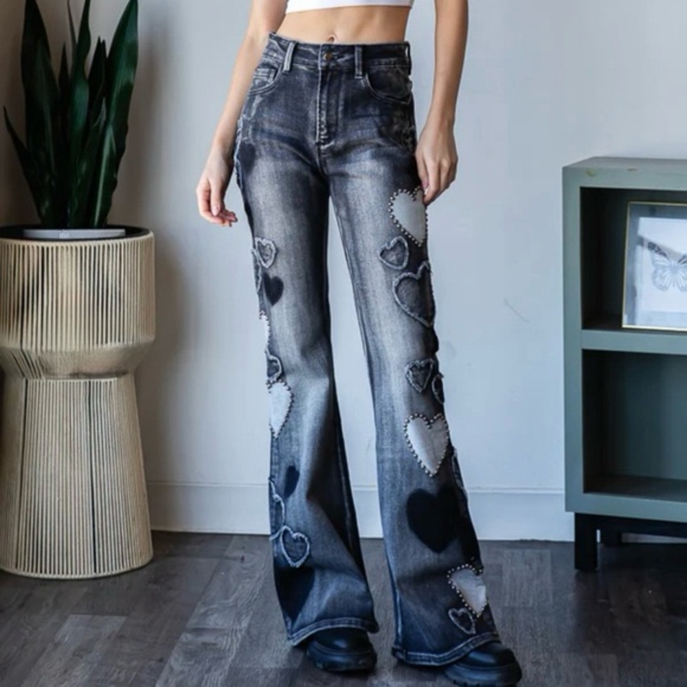BRAND NEW Oli & Hali Black & Gray Heart-Embellished Flare Jeans!! Size Large